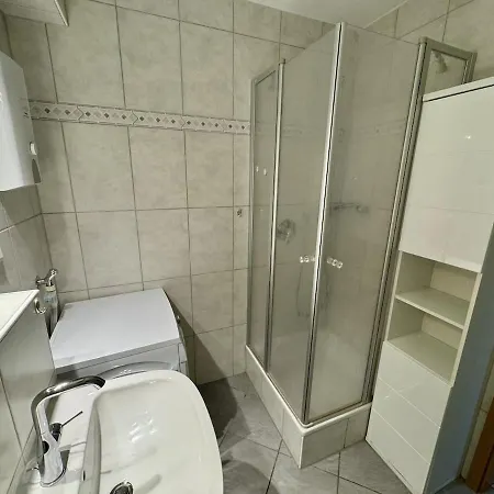 公寓 With Underground Parking In 朗根费尔德